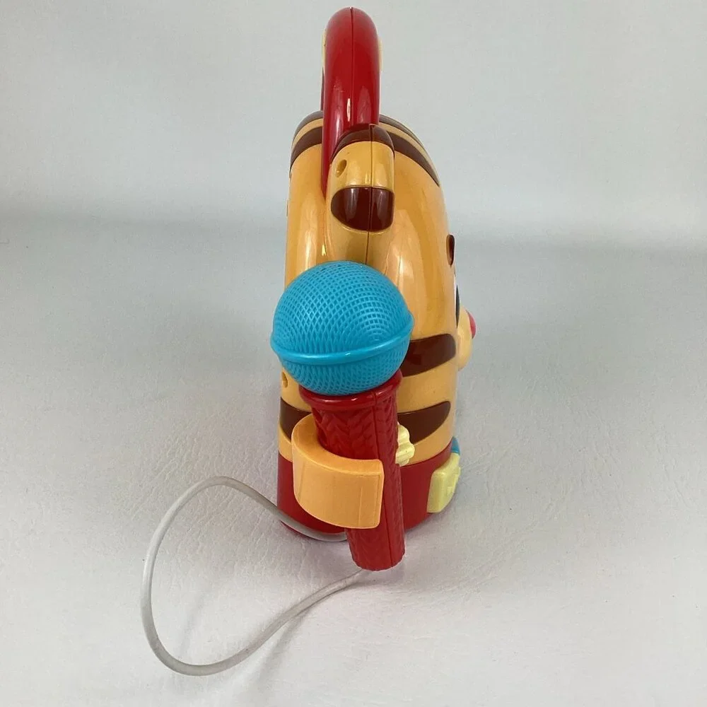 Daniel Tiger's Neighborhood Sing Along Music Player Microphone Voice Recorder - Picture 4 of 6
